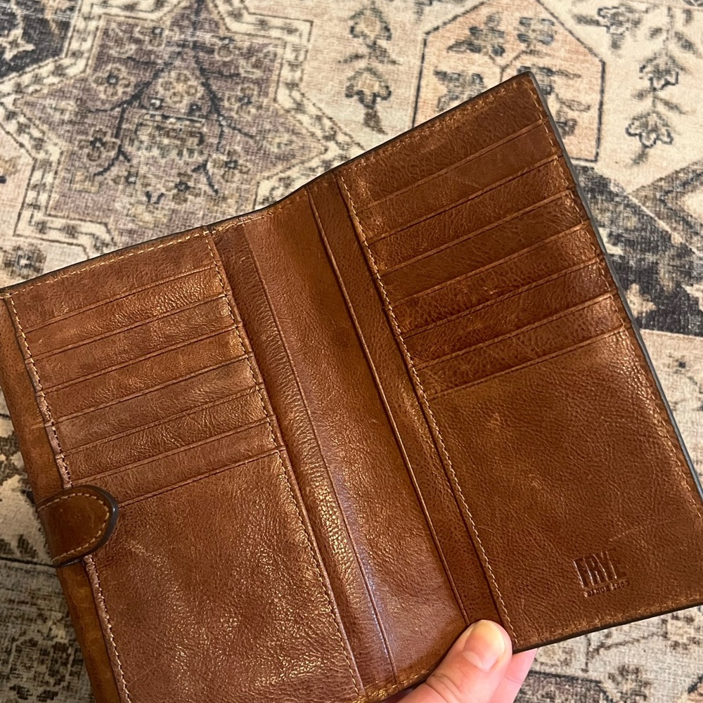 FRYE AND CO. Brown Leather Wallet - Picture 4 of 7